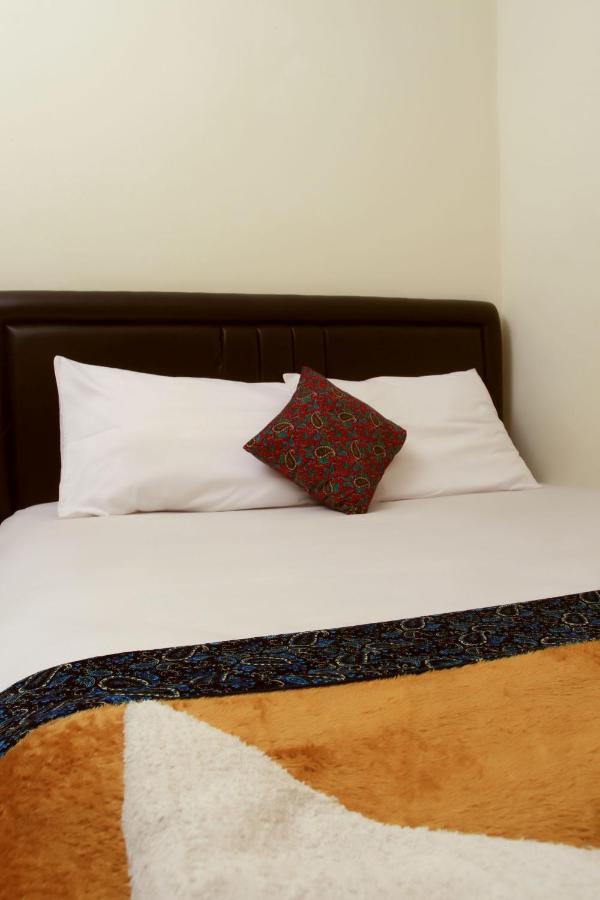 מלון בנדונג Bantal Guling Trans מראה חיצוני תמונה